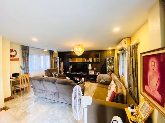 ks-002-ขายทาวน์โฮม-3-ชั้น-หมู่บ้านกรีนพีซ-ซอยอารีย์สัมพันธ์-2-การเดินทางสะดวกไม่ไกลจาก-bts-อารีย์