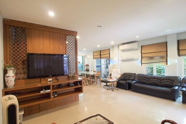 kr-040-ให้เช่าทาวน์เฮ้าส์-3-ชั้น-โครงการเออร์เบิน-สาทร-หลังมุม-เฟอร์ครบพร้อมอยู่-ใกล้-bts-บางหว้า