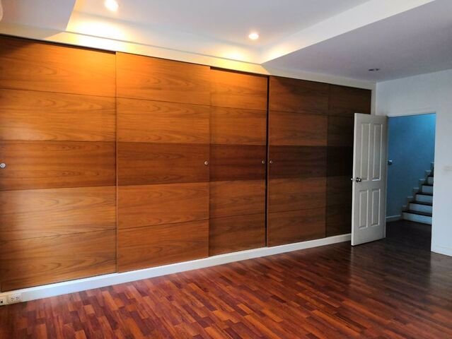 kr-040-ให้เช่าทาวน์เฮ้าส์-3-ชั้น-โครงการเออร์เบิน-สาทร-หลังมุม-เฟอร์ครบพร้อมอยู่-ใกล้-bts-บางหว้า