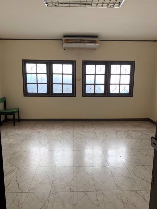 kr-082-ให้เช่าตึกแถว-3-ชั้น-ซอยวิภาวดี-32-ทำเลดีใกล้กับถนนวิภาวดีรังสิต