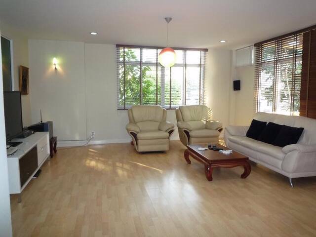 kr-041-ให้เช่าบ้านเดี่ยว-4-ชั้น-หลังมุม-ซอยสุขุมวิท-31-รีโนเวทใหม่ทั้งหลัง-เดินทางสะดวกเข้าออกได้