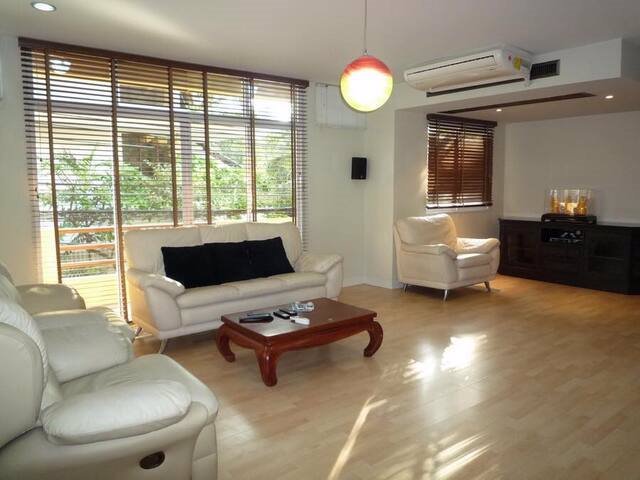 kr-041-ให้เช่าบ้านเดี่ยว-4-ชั้น-หลังมุม-ซอยสุขุมวิท-31-รีโนเวทใหม่ทั้งหลัง-เดินทางสะดวกเข้าออกได้