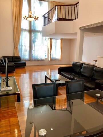 kr-042-ให้เช่าทาวน์เฮ้าส์-45-ชั้น-บ้านกลางกรุง-ทองหล่อ-ตรงข้าม-เจเอเวนิว-ทองหล่อ-เฟอร์ครบพร้อมอยู