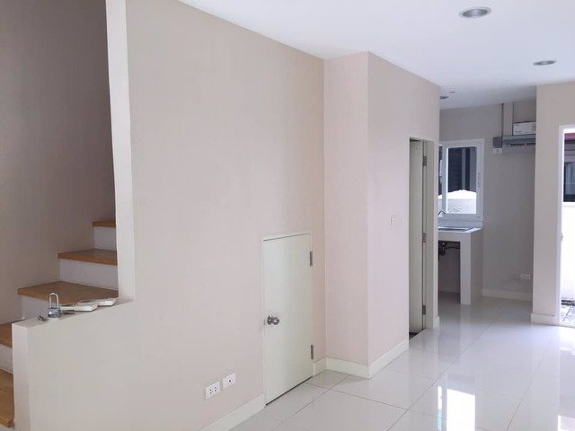 kr-048-ให้เช่าทาวน์โฮม-3-ชั้น-หมู่บ้านกลางเมืองพระราม-9-มอเตอร์เวย์-ใกล้เดอะไนน์