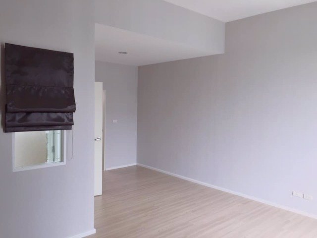 kr-048-ให้เช่าทาวน์โฮม-3-ชั้น-หมู่บ้านกลางเมืองพระราม-9-มอเตอร์เวย์-ใกล้เดอะไนน์