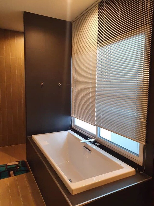 kr-089-ให้เช่าบ้านเดี่ยว-3-ชั้น-หมู่บ้านเนอวานา-บียอนด์-ไลท์-พระราม-9-เฟอร์ครบพร้อมอยู่