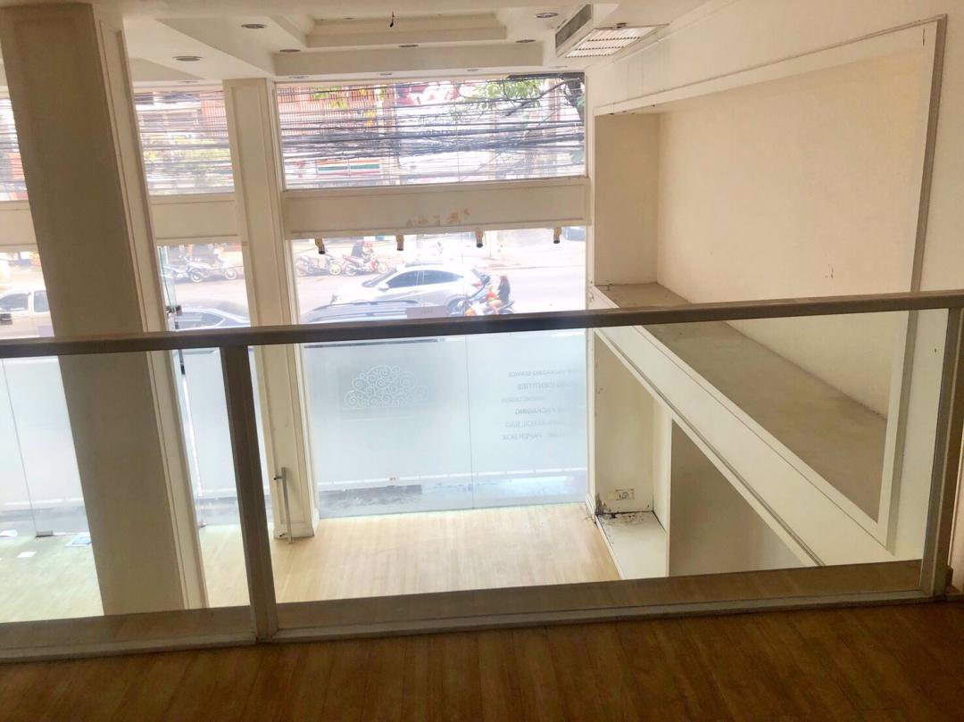 kr-104-ให้เช่าอาคารพาณิชย์-4-ชั้น-2-คูหา-ย่านทองหล่อ-ใกล้-bts-ทองหล่อ