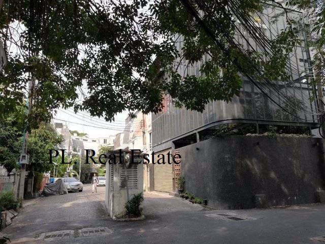 kr-108-ให้เช่าทาวน์โฮมขนาดใหญ่-4-ชั้น-เอกมัย12