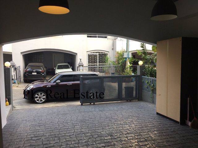 kr-108-ให้เช่าทาวน์โฮมขนาดใหญ่-4-ชั้น-เอกมัย12