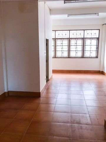 ks-012-ขายอาคารพาณิชย์-2-คูหา-รามอินทรา-กม8-รีโนเวทใหม่-เหมาะซื้อลงทุน