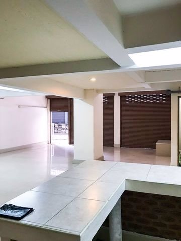 ks-012-ขายอาคารพาณิชย์-2-คูหา-รามอินทรา-กม8-รีโนเวทใหม่-เหมาะซื้อลงทุน