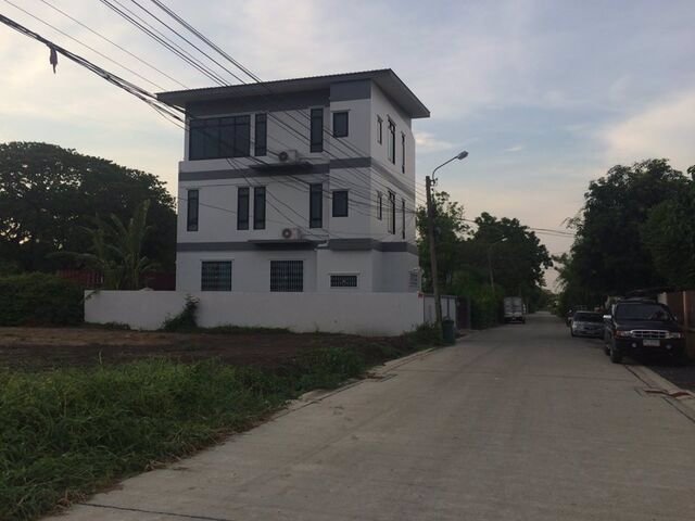 ks-018-ขายที่ดินซอยอ่อนนุช-53-ห่างจากปากซอยเพียง-900-เมตร-เหมาะสร้างอพาร์ทเม้นหรือสำนักงาน