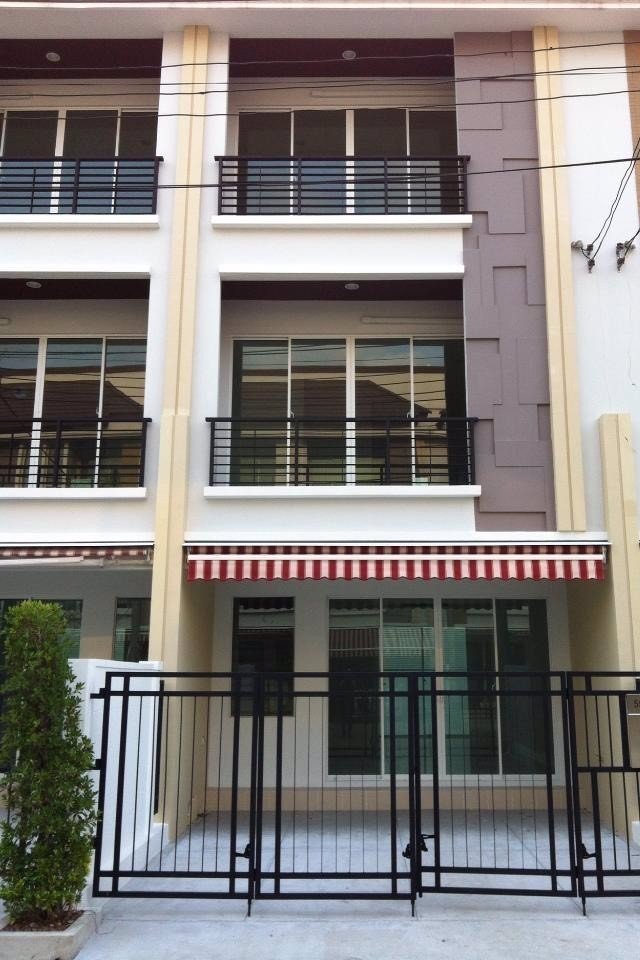 ks-028-ขายทาวน์โฮม-3-ชั้น-หมู่บ้านกลางเมืองรัชดา-36-ขายพร้อมเฟอร์ทั้งหลัง-ใกล้-bts-รัชโยธิน