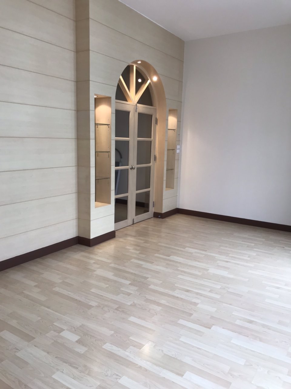 kr-136-ให้เช่าทาวน์โฮม-3-ชั้น-รีโนเวทใหม่-หมู่บ้านนันทิยา-ถนนเฉลิมพระเกียรติ-ร-9