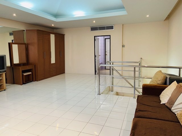 kr-143-ให้เช่าทาวน์เฮ้าส์-4-ชั้น-หมู่บ้านชิชาคาสเซิล-สุขุมวิท-31-พื้นที่ใช้สอย-420-ตรม