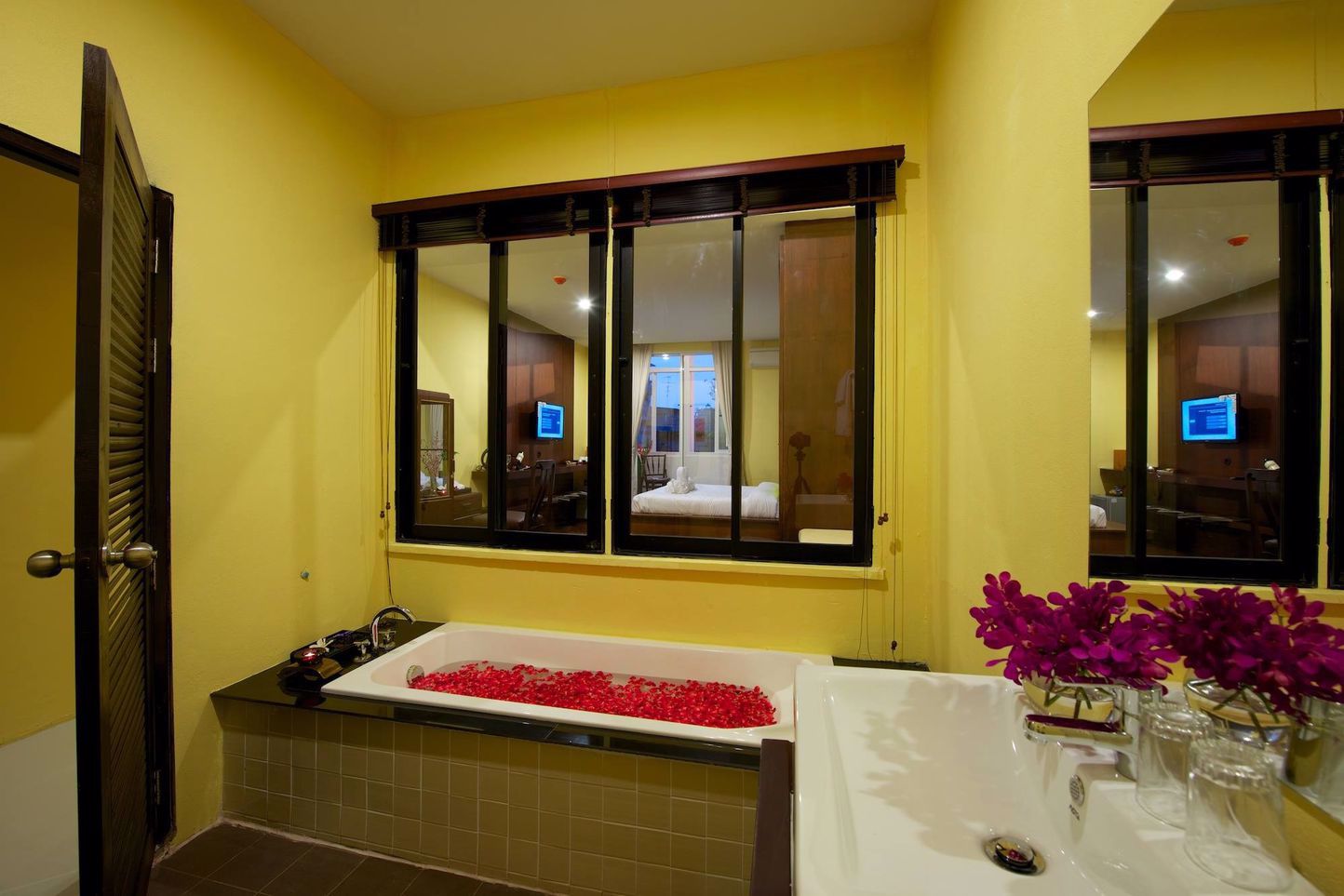 ขายกิจการโรงแรม-สบาย-บางกอก-30000000-บาท-ราคาต่อรองได้-