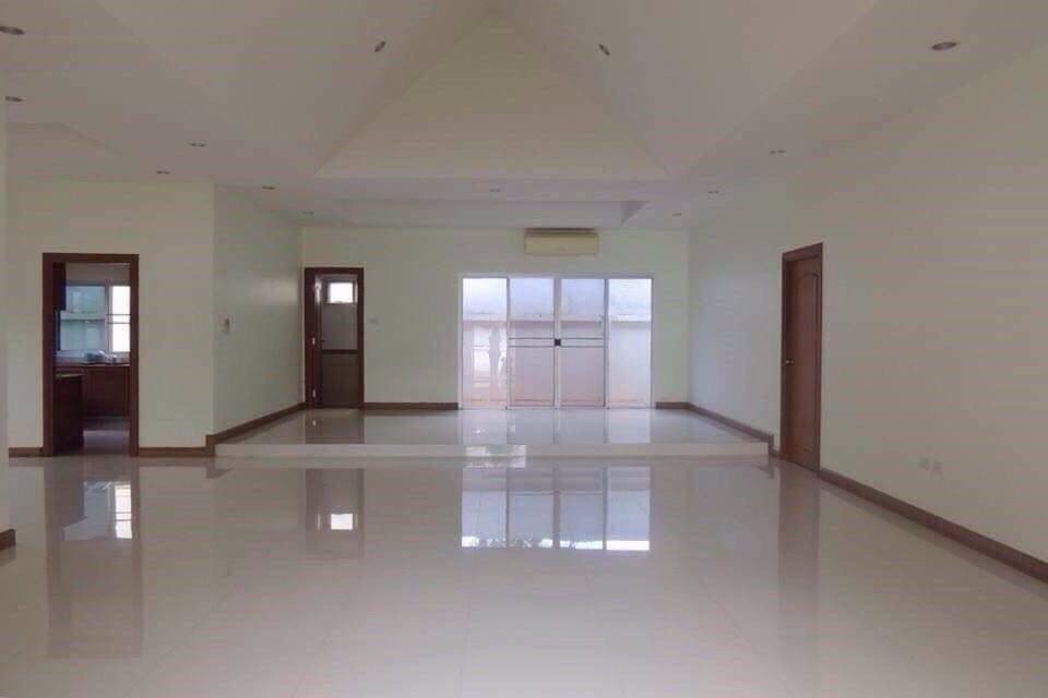 ขายโครงการหมู่บ้านเดี่ยวสุดหรู-european-thai-house-ทั้งหมด-8-หลัง