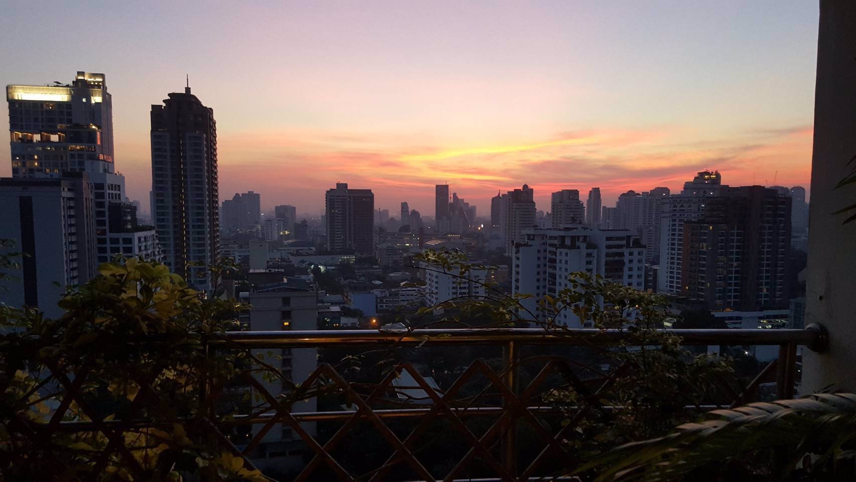 ให้เช่าคอนโด-ds-tower1-sukhumvit-33-ชั้น21-ขนาด-250ตรม