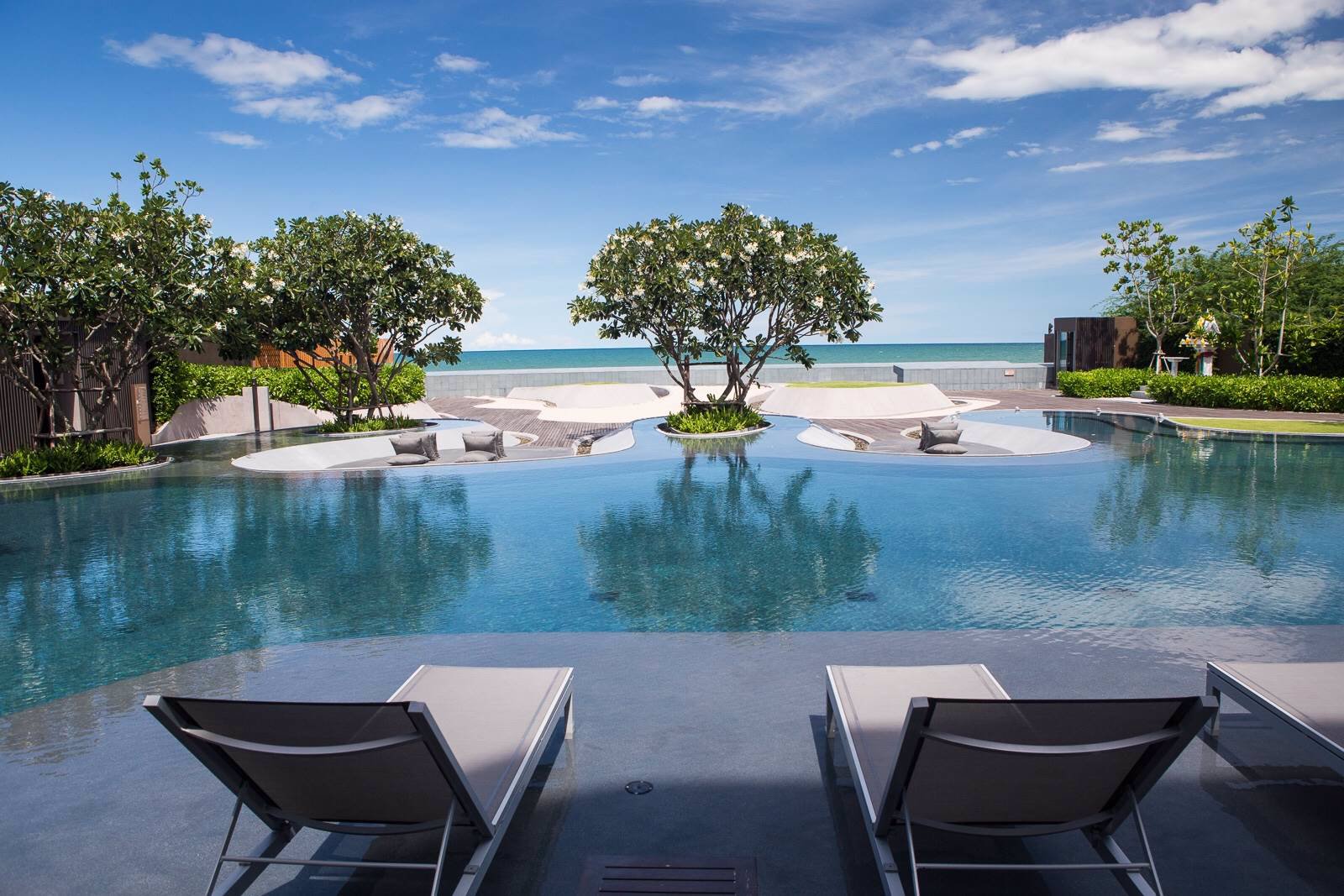 ขายคอนโด-บ้านแสนงาม-หัวหิน-768-ตารางเมตร-2-นอน-2-น้ำ-ติดทะเล