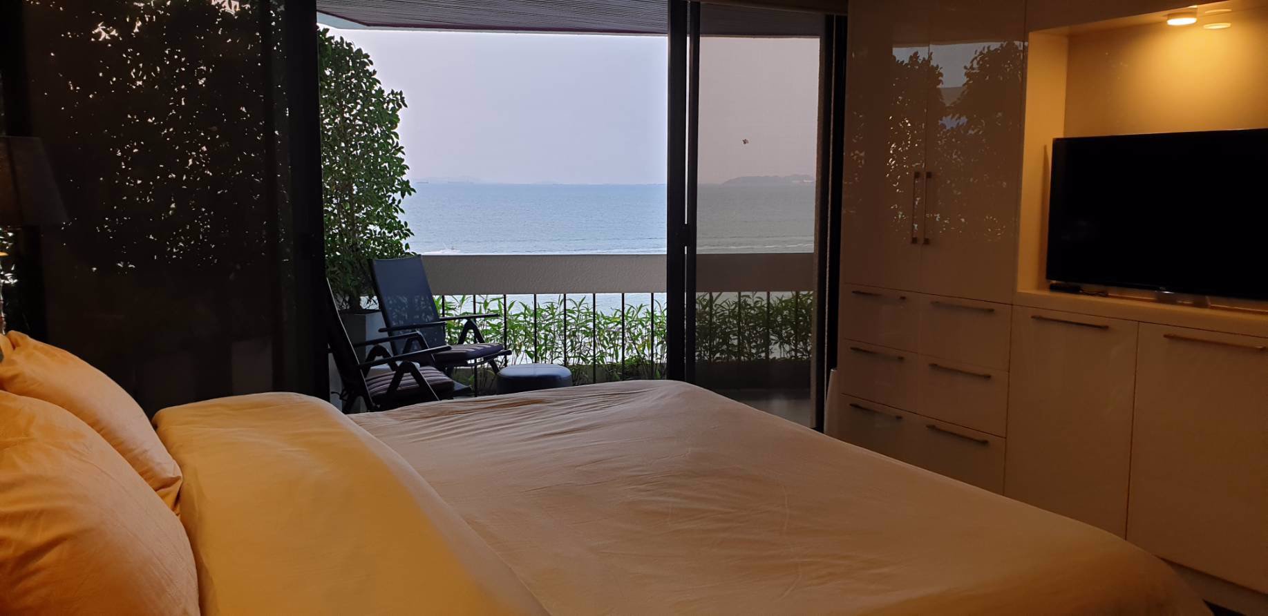 ขายคอนโด-การ์เด้น-คลิฟ-1-หาดวงศ์อมาตย์-124-ตรม-oceanfront