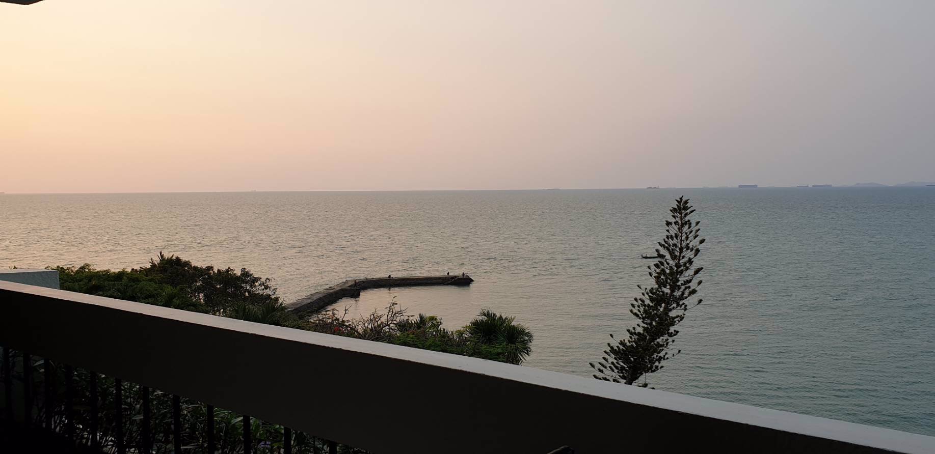 ขายคอนโด-การ์เด้น-คลิฟ-1-หาดวงศ์อมาตย์-124-ตรม-oceanfront