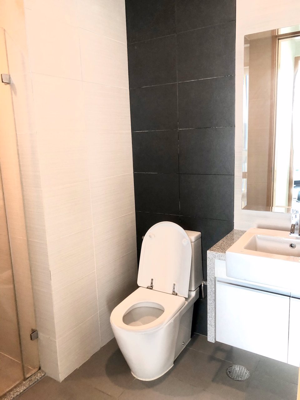 ขายคอนโด-มิลเลนเนียม-เรสซิเด้นส์-สุขุมวิท-20-ชั้น30-ขนาด90-ตรม-2นอน2น้ำ-วิวเอ็มโพเรียม