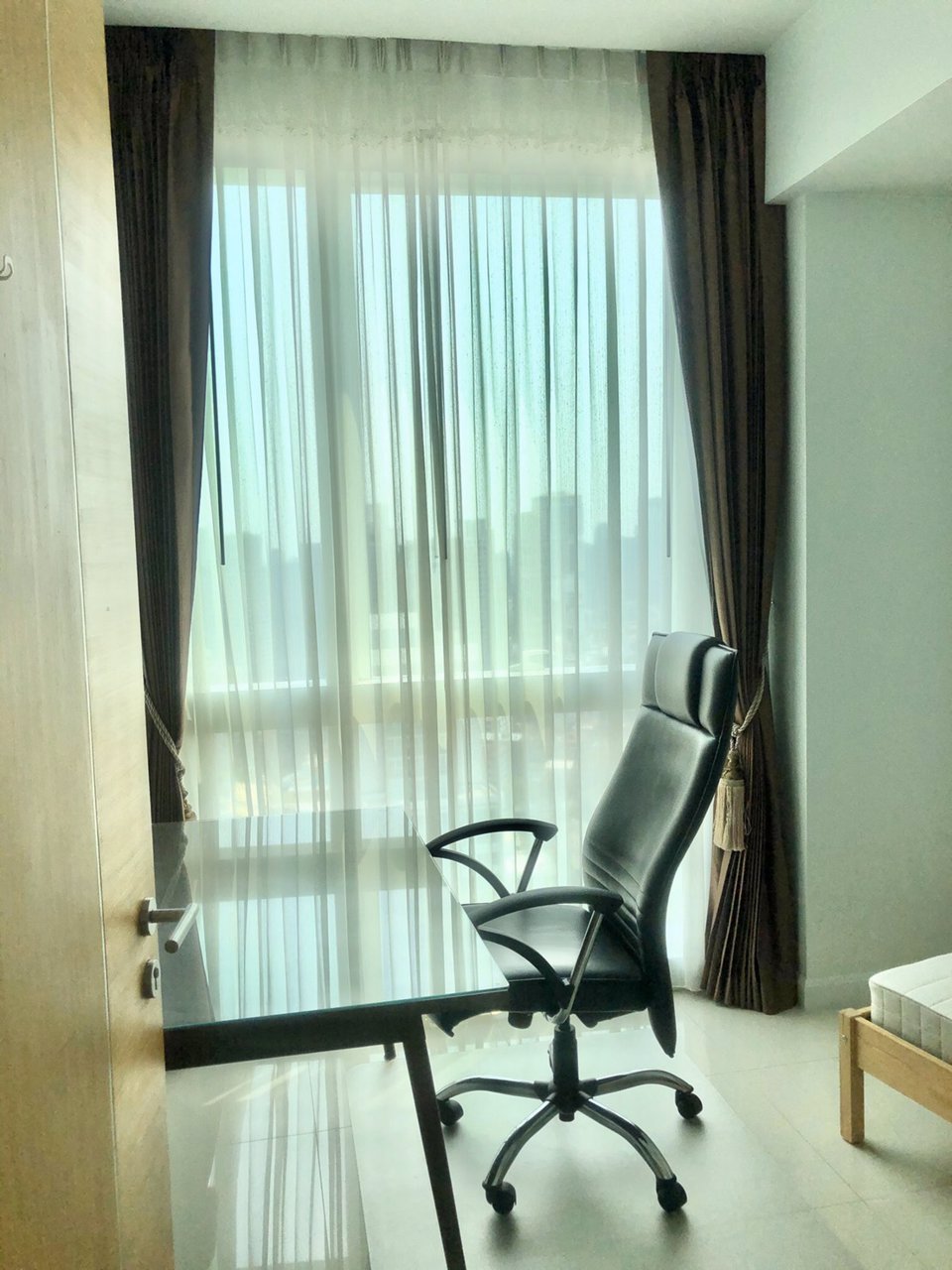 ขายคอนโด-มิลเลนเนียม-เรสซิเด้นส์-สุขุมวิท-20-ชั้น30-ขนาด90-ตรม-2นอน2น้ำ-วิวเอ็มโพเรียม