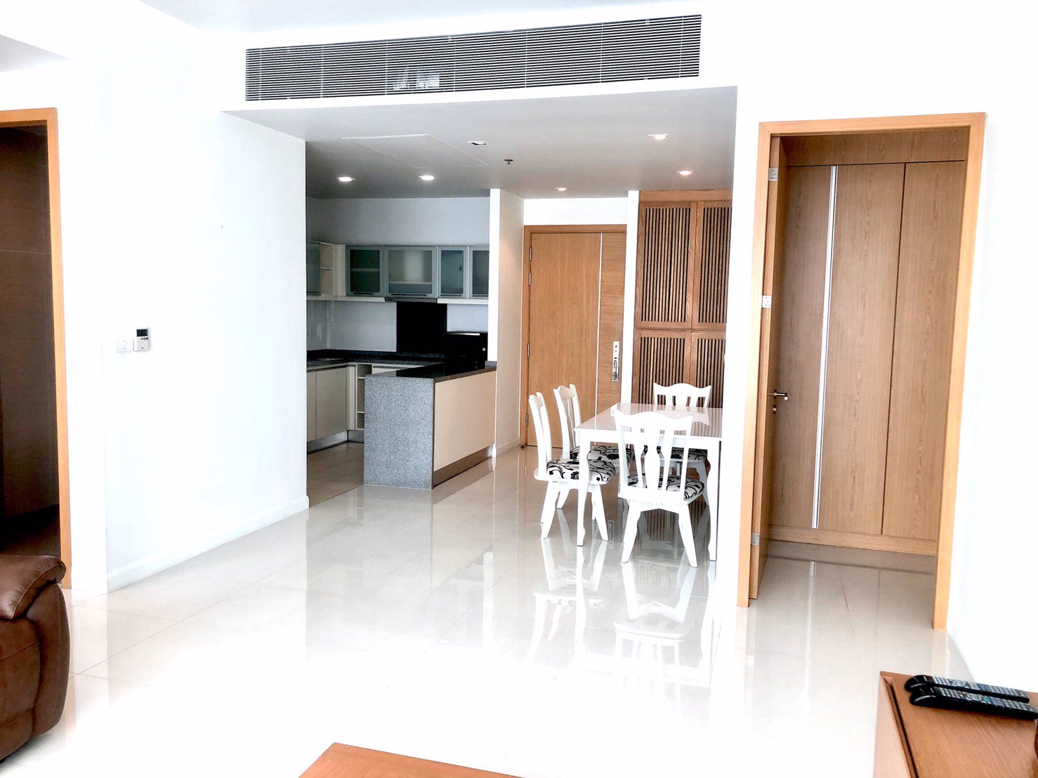 ขายคอนโด-มิลเลนเนียม-เรสซิเด้นส์-สุขุมวิท-20-ชั้น30-ขนาด90-ตรม-2นอน2น้ำ-วิวเอ็มโพเรียม