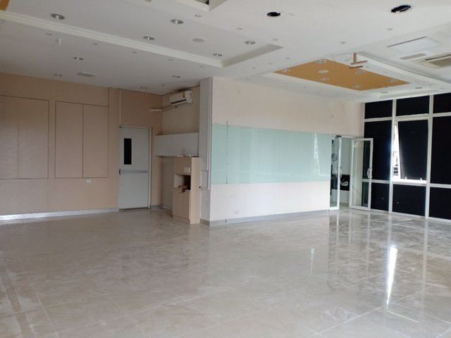 ให้เช่าอาคารสำนักงาน-ติดถนนพระราม-9-ใกล้-mrt-พระราม-9