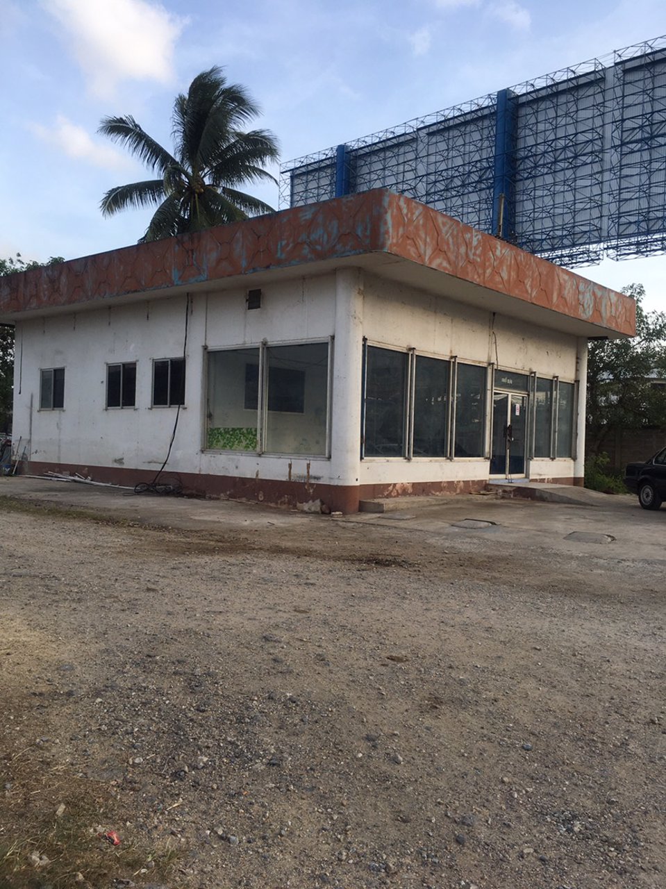 ออฟฟิตให้เช่า-ริมถนนกาญจนวนิชย์-อหาดใหญ่-ตรงข้าม-รร-คลองหวะ