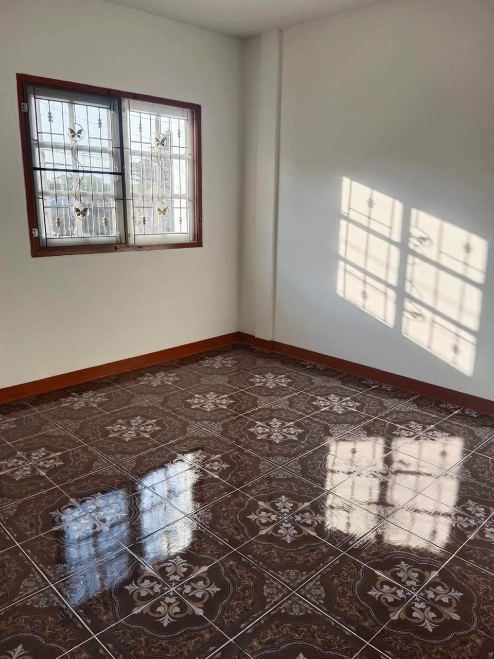 ขายด่วน-ทาวน์เฮ้าส์พร้อมเข้าอยู่-ถนนเทพกุญชร-42-ตคลองหนึ่ง-คลองหลวง