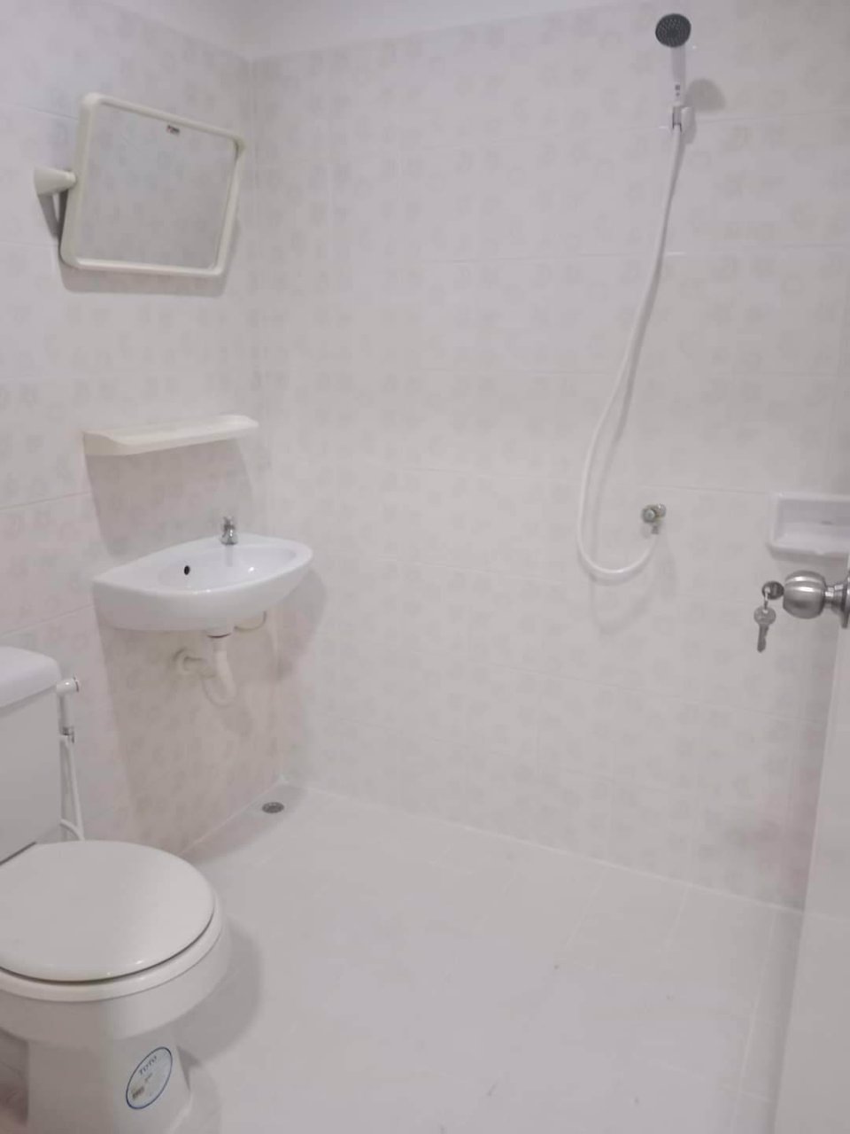 ขายด่วน-ทาวน์เฮ้าส์พร้อมเข้าอยู่-ถนนเทพกุญชร-42-ตคลองหนึ่ง-คลองหลวง