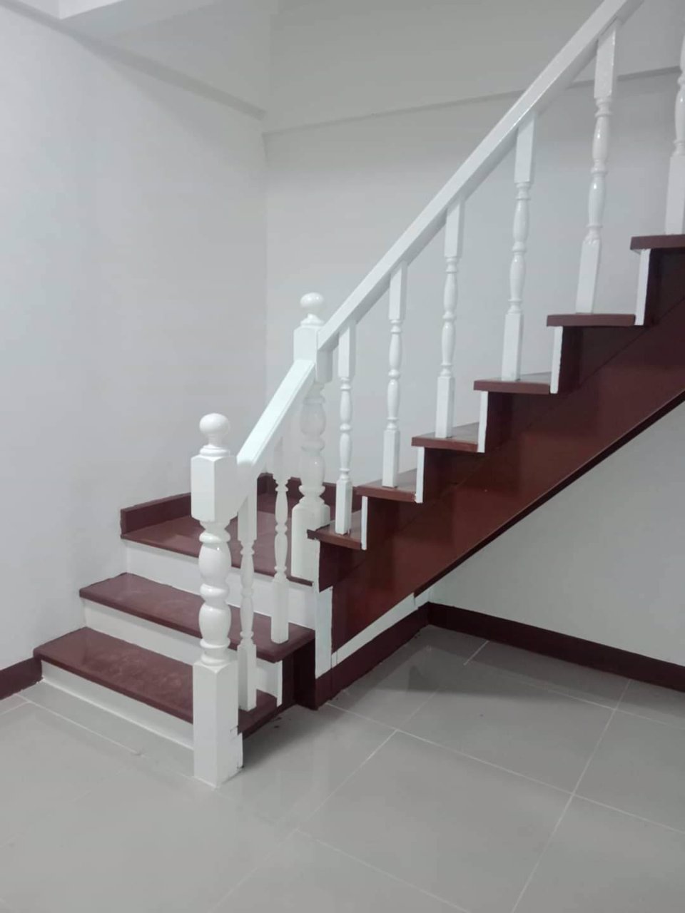 ขายด่วน-ทาวน์เฮ้าส์พร้อมเข้าอยู่-ถนนเทพกุญชร-42-ตคลองหนึ่ง-คลองหลวง