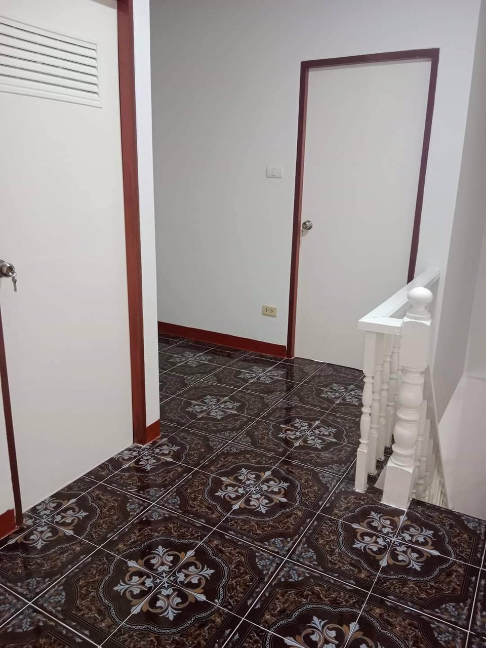 ขายด่วน-ทาวน์เฮ้าส์พร้อมเข้าอยู่-ถนนเทพกุญชร-42-ตคลองหนึ่ง-คลองหลวง