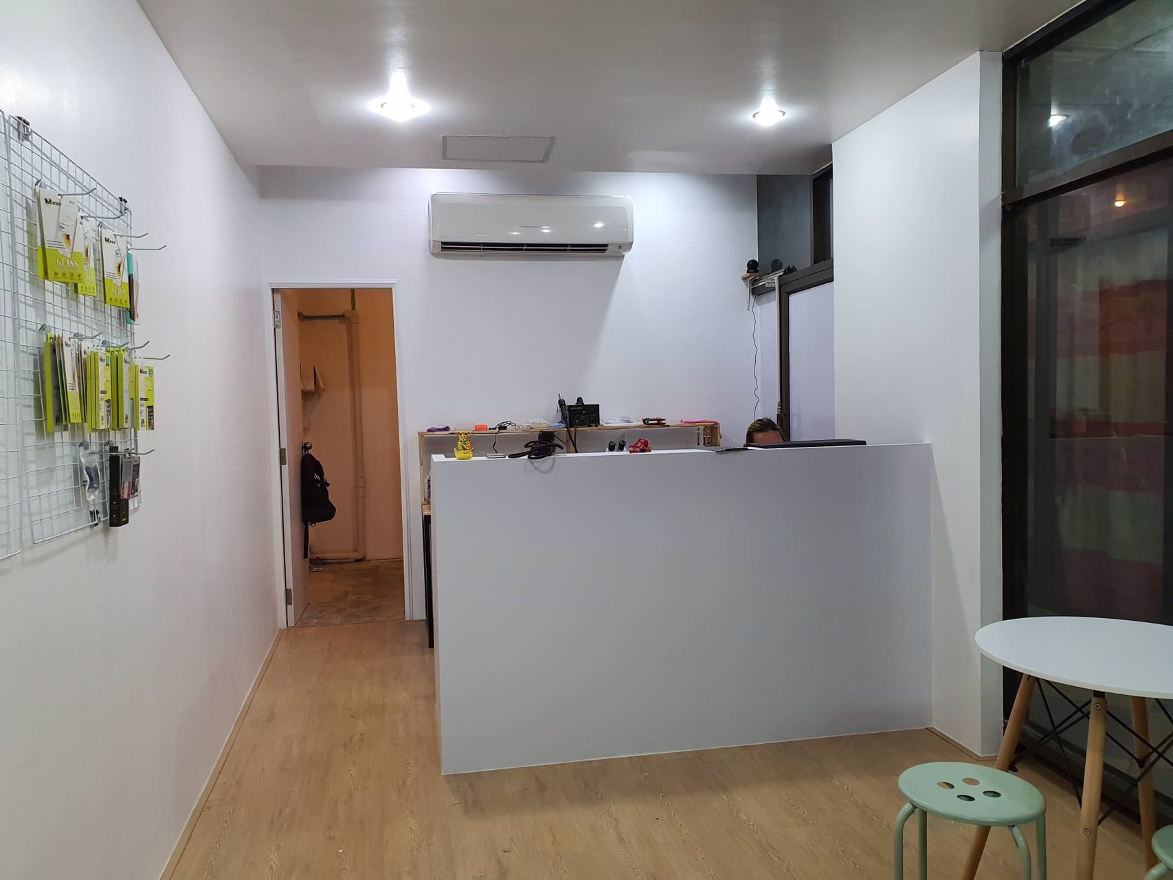 เซ้งร้านด่วน-ตกแต่งพร้อมใช้งาน-หน้าโรงเรียนเบ็ญจะมะ-ทำเลตัวเมืองอุบล