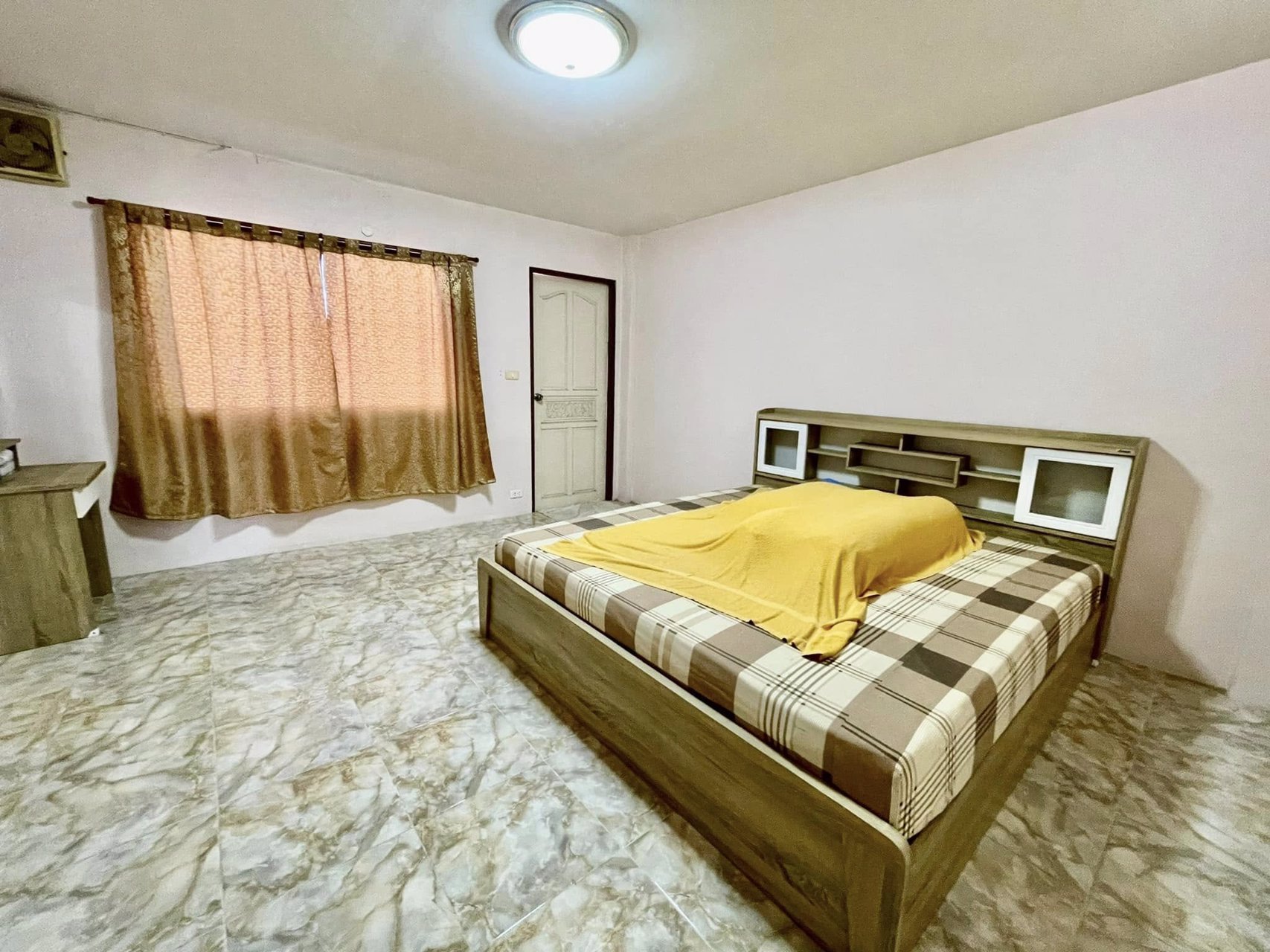 ขายด่วน-ตึกแถว3-ชั้น-ติดตลาดสดเทศบาลชะอำ