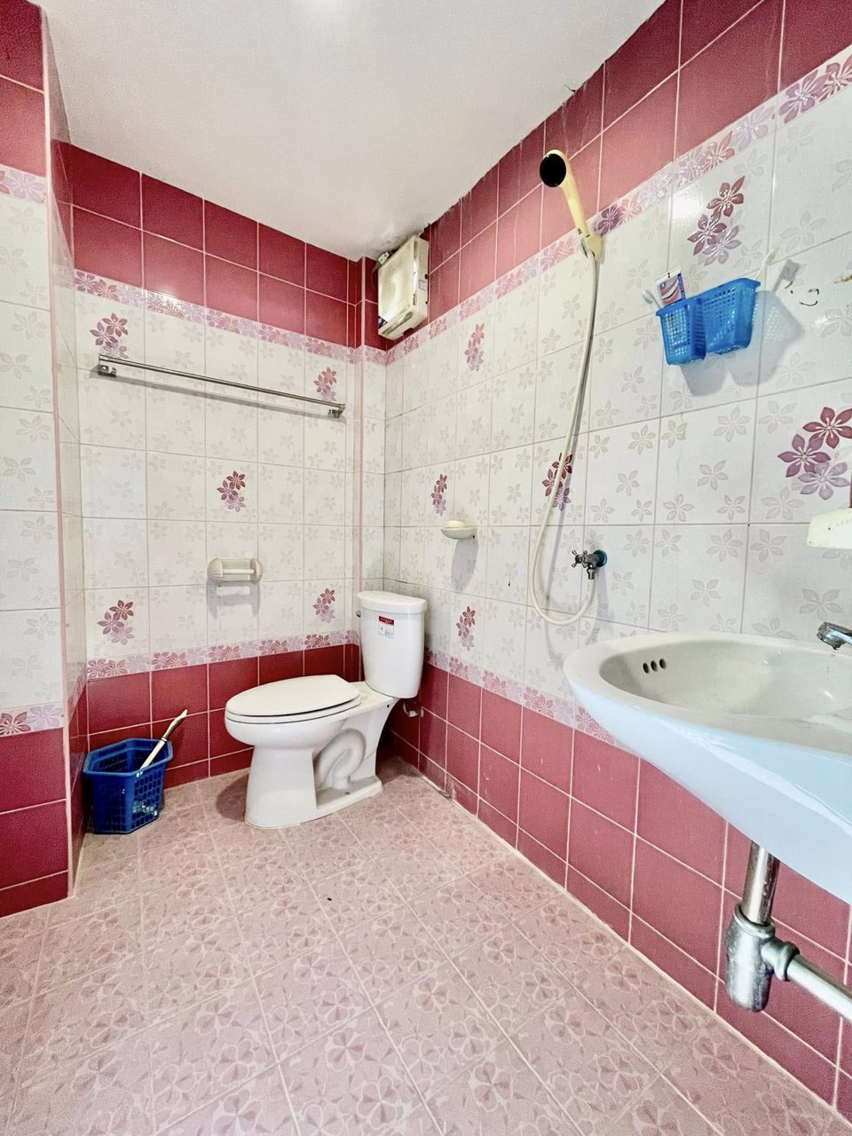 ขายด่วน-ตึกแถว3-ชั้น-ติดตลาดสดเทศบาลชะอำ