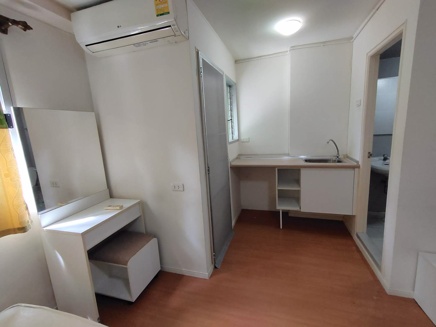 ให้เช่า-คอนโดลุมพินี-lpn-ชลบุรี-สุขุมวิท-ฟรีค่าส่วนกลาง-เดินทางสะดวกสบาย-ใกล้ทางเข้าออก