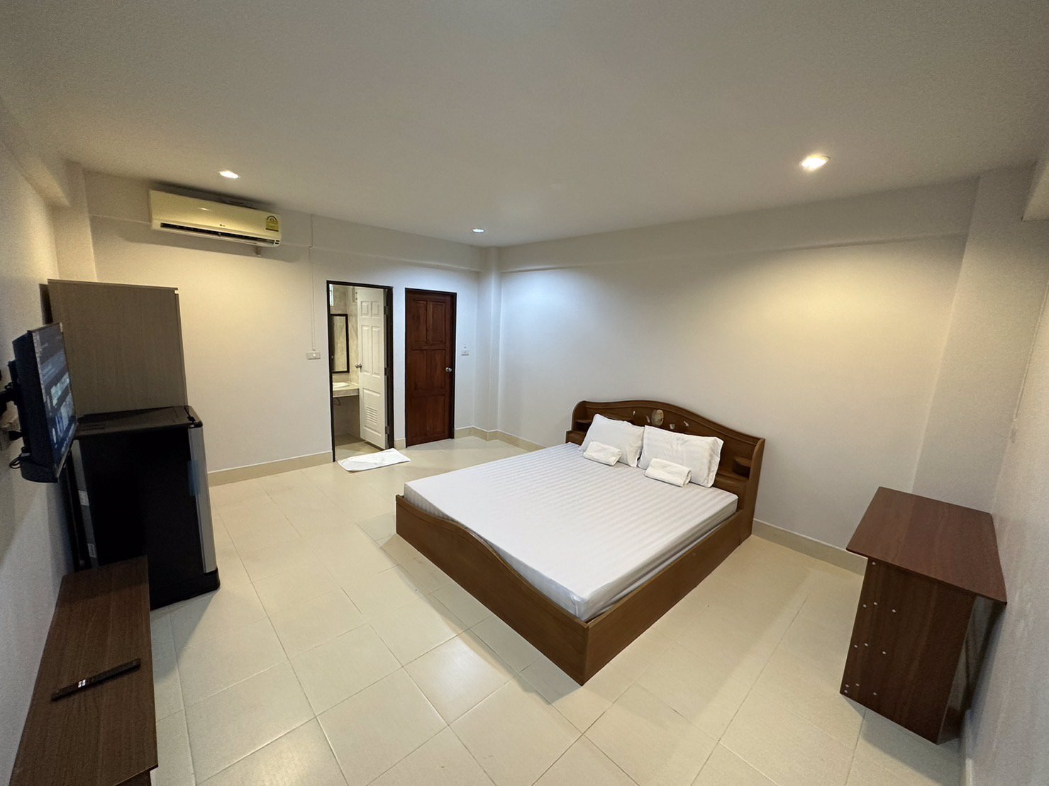 ขาย-อพาร์ทเมนท์ด่านนอก-35-ห้อง-3-ร้านค้า-1-ห้องออฟฟิศ-ผู้เช่า-80-ทำเลใจกลางตลาดด่านนอก-สงขลา