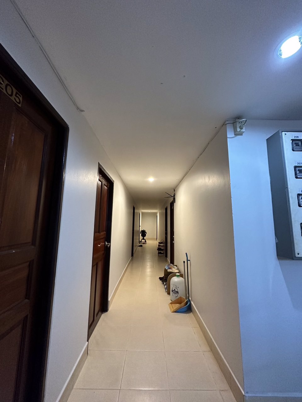 ขาย-อพาร์ทเมนท์ด่านนอก-35-ห้อง-3-ร้านค้า-1-ห้องออฟฟิศ-ผู้เช่า-80-ทำเลใจกลางตลาดด่านนอก-สงขลา