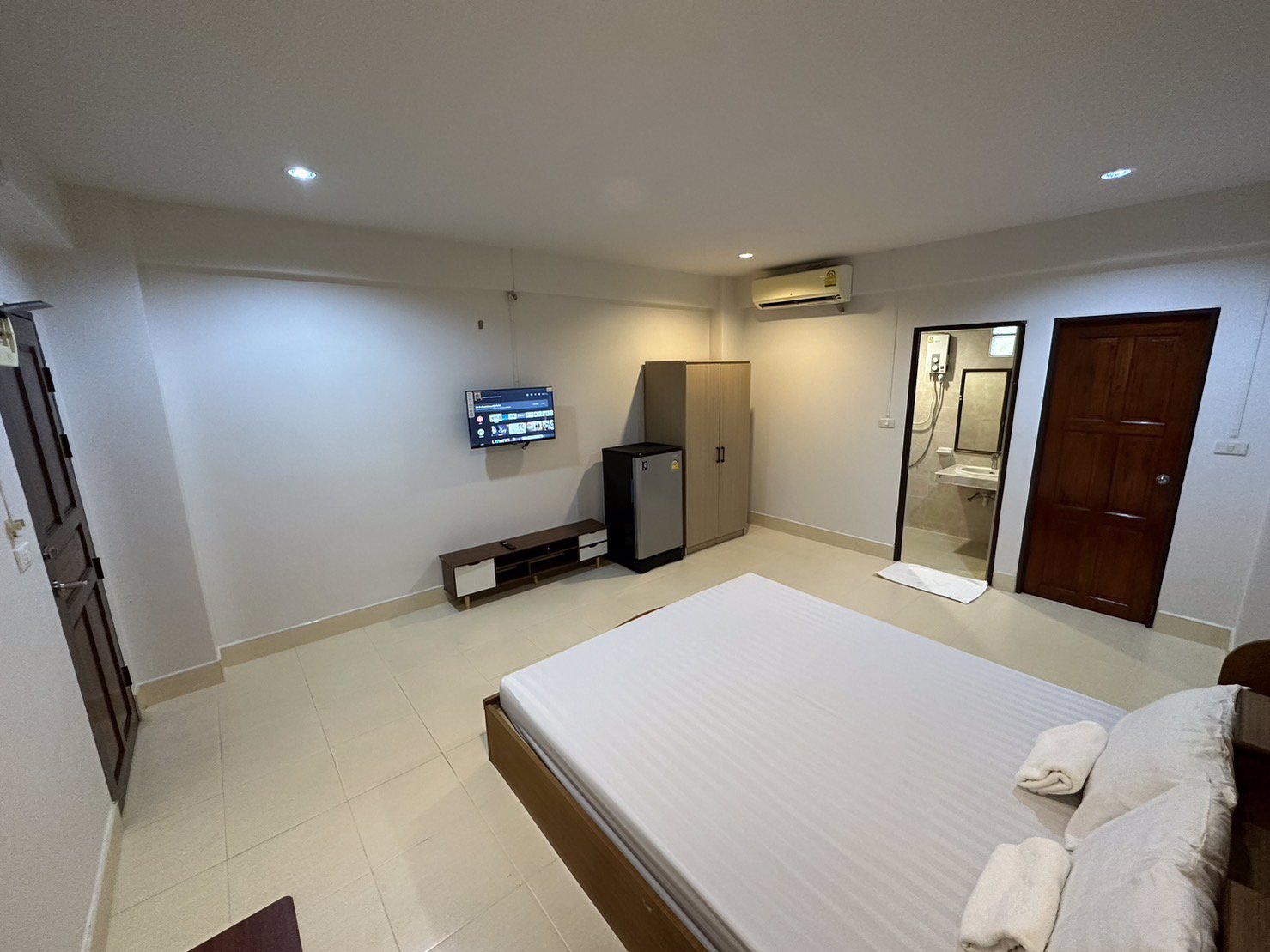 ขาย-อพาร์ทเมนท์ด่านนอก-35-ห้อง-3-ร้านค้า-1-ห้องออฟฟิศ-ผู้เช่า-80-ทำเลใจกลางตลาดด่านนอก-สงขลา