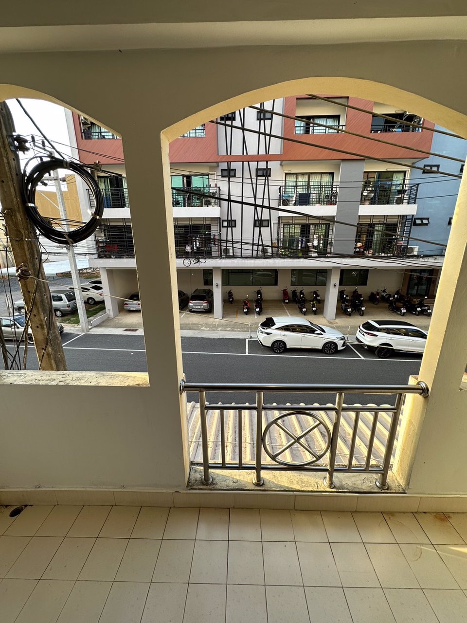 ขาย-อพาร์ทเมนท์ด่านนอก-35-ห้อง-3-ร้านค้า-1-ห้องออฟฟิศ-ผู้เช่า-80-ทำเลใจกลางตลาดด่านนอก-สงขลา