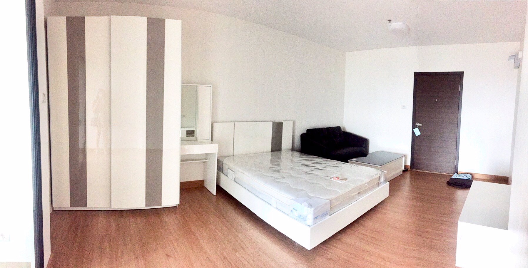 ขายถูกกว่าโครงการ-ติดถนนใหญ่-ตรงข้ามเมืองทองธานีข้างแมคโคร-ใกล้ทางด่วนใกล้เซ็นทรัลแจ้งฯ