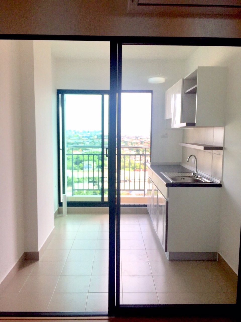 ขายถูกกว่าโครงการ-ติดถนนใหญ่-ตรงข้ามเมืองทองธานีข้างแมคโคร-ใกล้ทางด่วนใกล้เซ็นทรัลแจ้งฯ