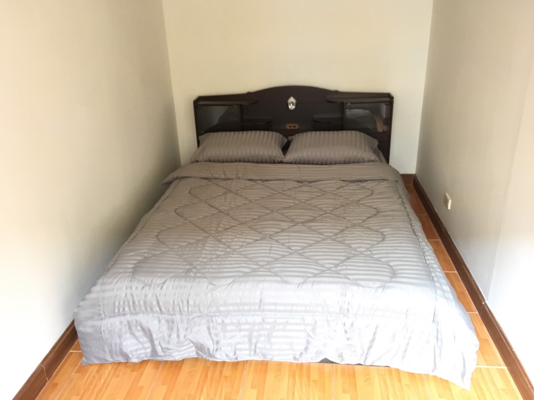 ให้เช่าคอนโด-ป๊อบปูล่าคอนโดเมืองทองธานี