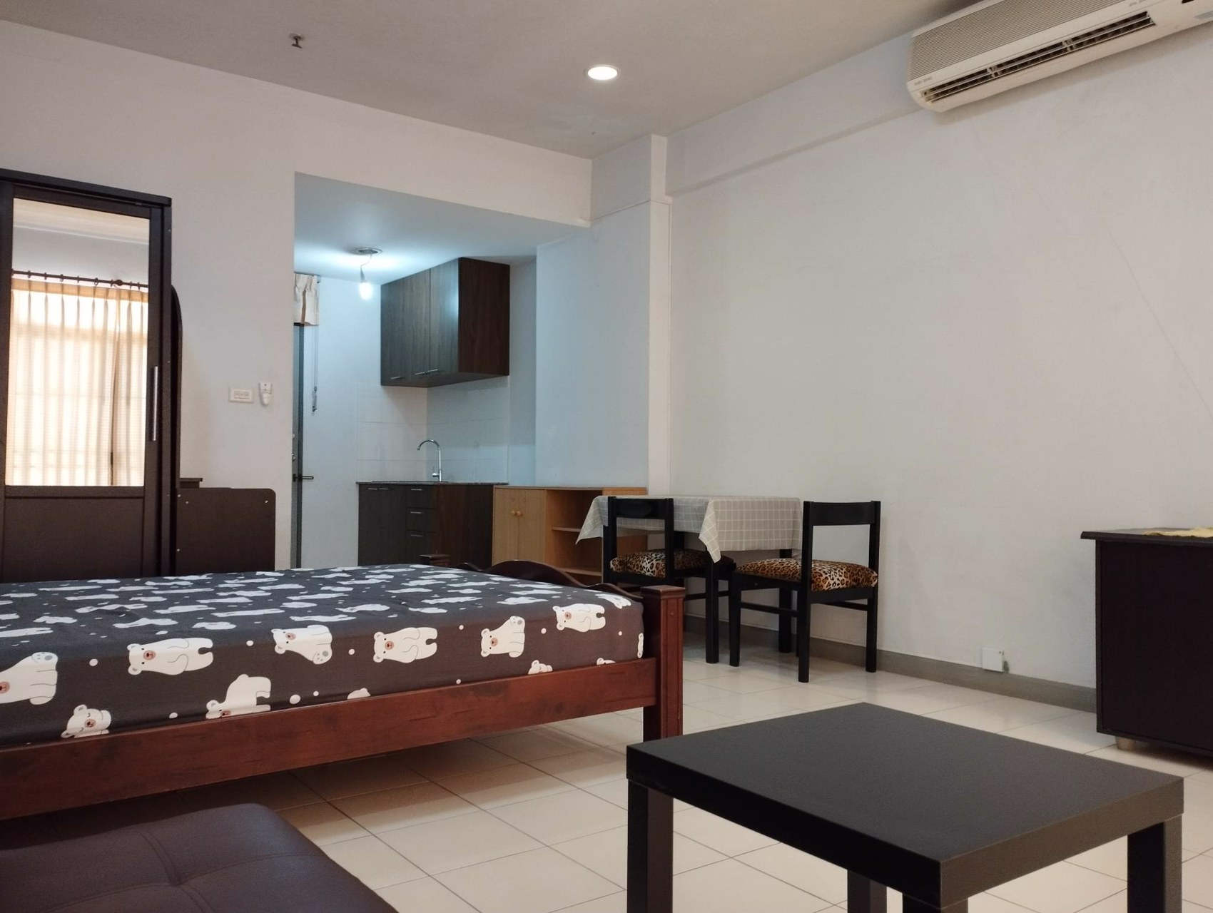 คอนโดฝักข้าวโพด-รามคำแหง-40-ตึก-2-ห้องสตูดิโอ-39-ตรมให้เช่าพร้อมแอร์และเฟอร์ครบ