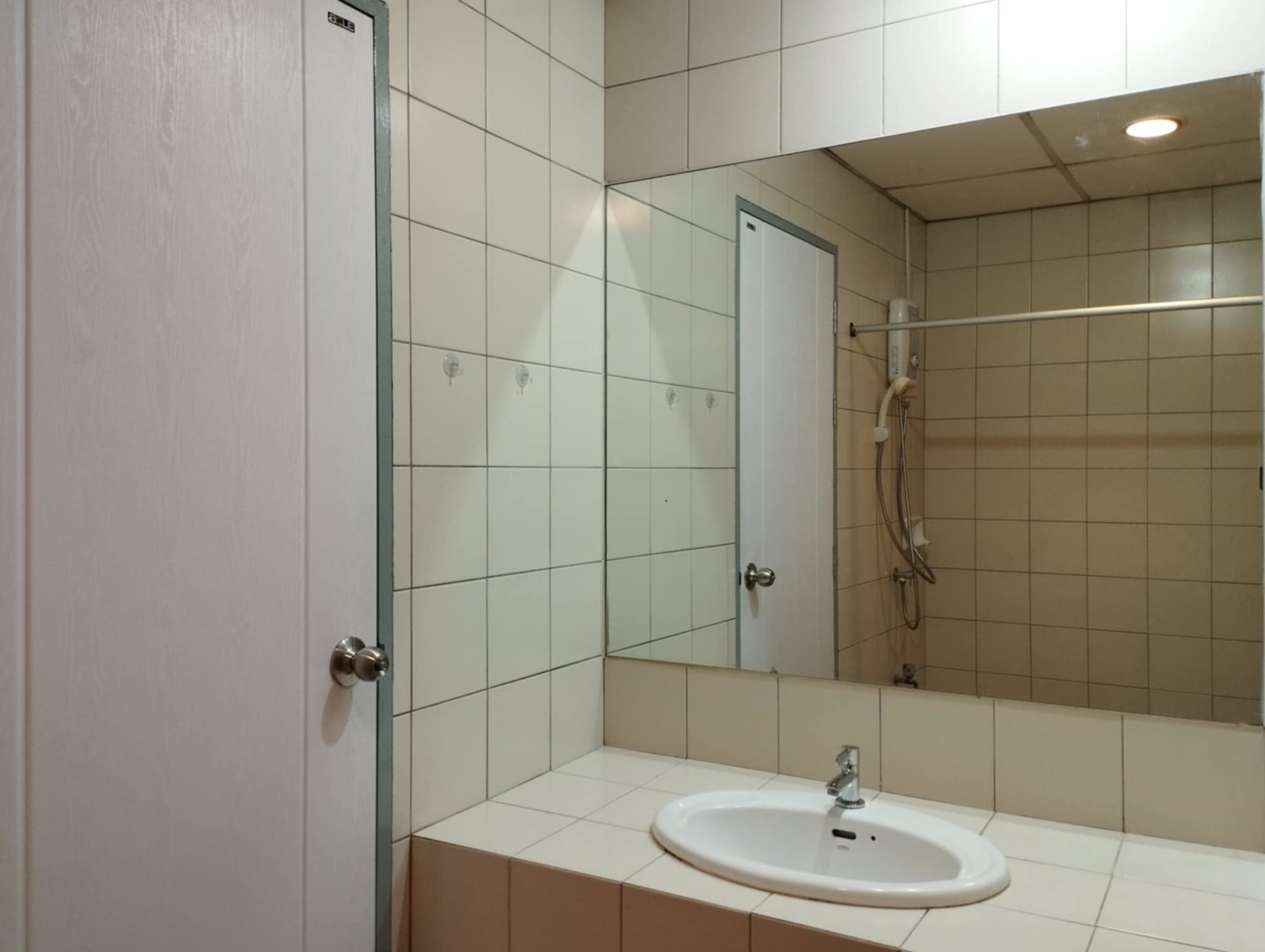 ให้เช่าคอนโดฝักข้าวโพด-1-ห้องนอน-เฟอร์ใหม่-แอร์ใหม่-ทาสีใหม่ทั้งห้อง-ซรามคำแหง-40