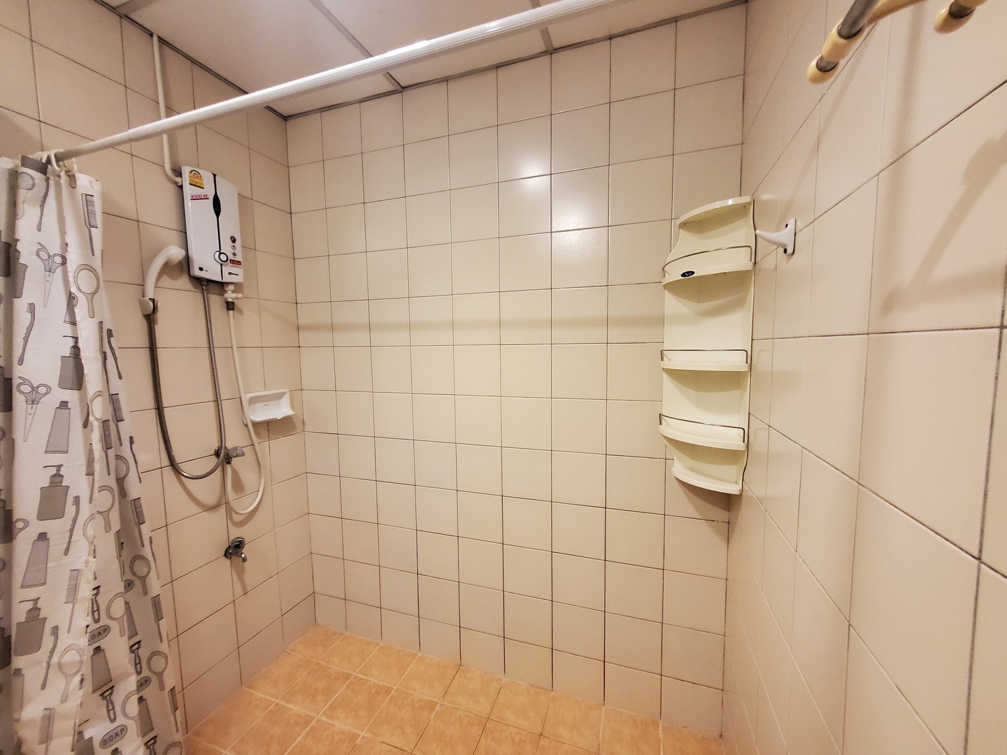 ให้เช่าคอนโดฝักข้าวโพด-ซอยรามคำแหง-40-1-ห้องนอน-1-แอร์-fully-furnished