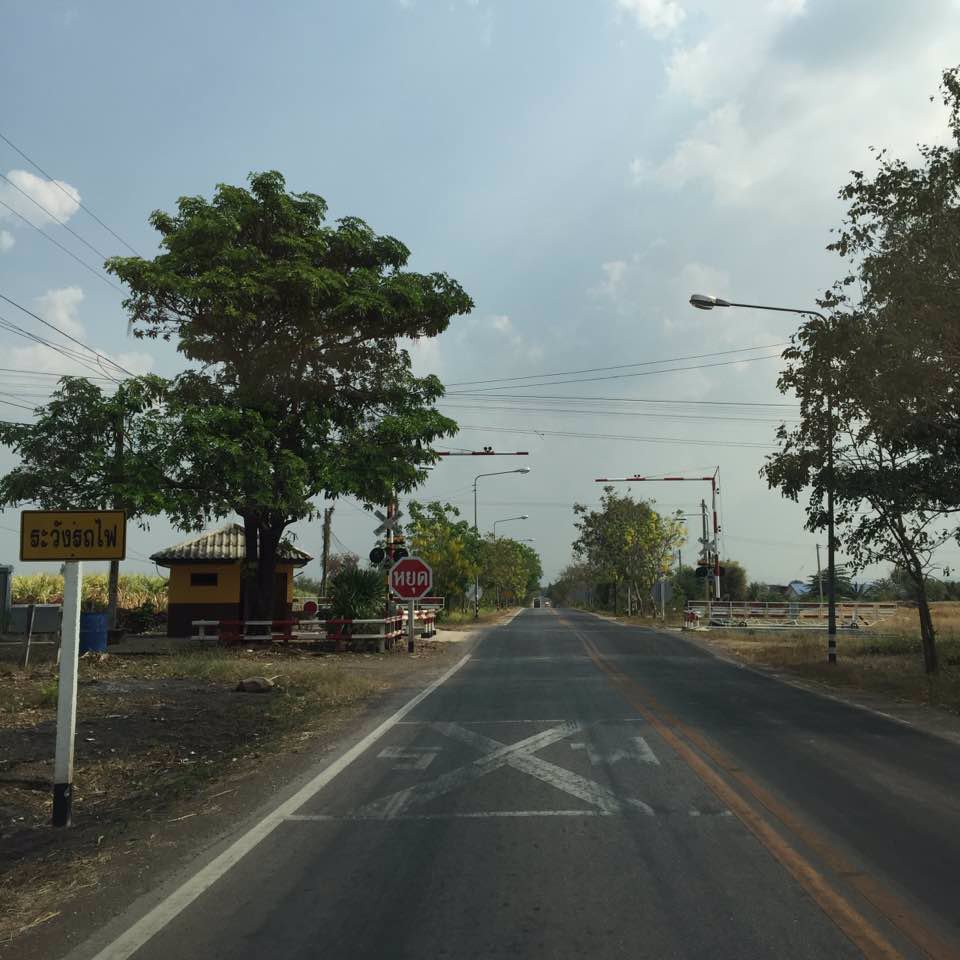 ขายถูก-ที่ดิน-โฉนด-ที่ดินไทย-9-2-35-ไร่-ราคา-1600000-บาท-ลำสนธิ-ถนนคอนกรีต-มีตาน้ำไหลตลอดปี-ติดฝ