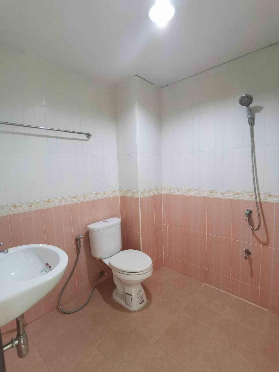 ขายด่วน-อาคารพาณิชย์ใหม่-3-ชั้นครึ่ง-4-นอน-5-น้ำ-191-ตรว-45-ล้าน-ราคาเจ้าของขายเอง-